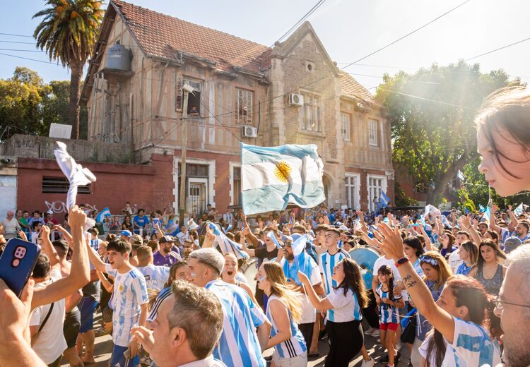 Fans lopen door de straten van Argentinië om feest te vieren!